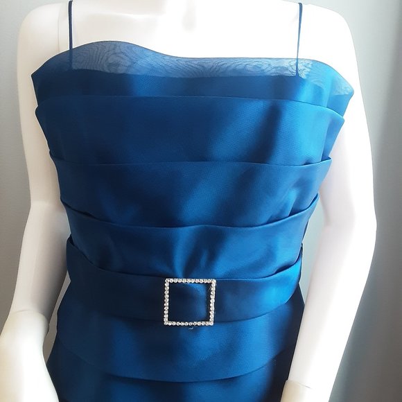 Evening Gown by JS COLLECTIONS - Picture 2 of 14